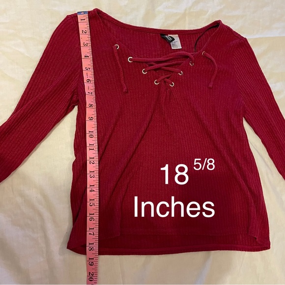 H&M Red lace up V neck croptop - Picture 4 of 8